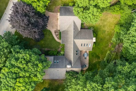 39 Wiltshire Drive Lincolnshire IL 60069