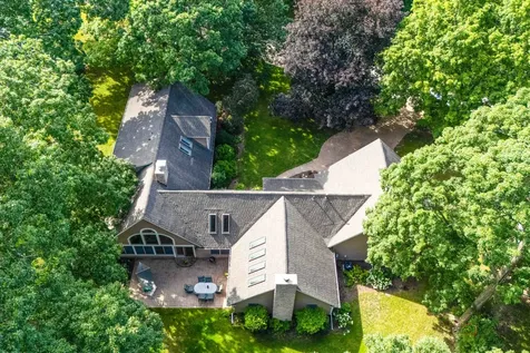 39 Wiltshire Drive Lincolnshire IL 60069