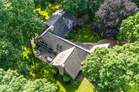 39 Wiltshire Drive Lincolnshire IL 60069