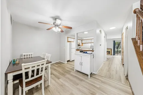 1375 Ridgefield Circle Carol Stream IL 60188