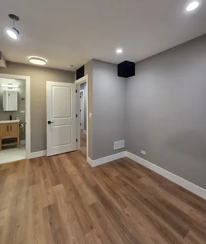 4113 North Damen Avenue Chicago IL 60618