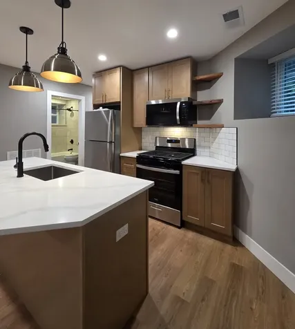 4113 North Damen Avenue Chicago IL 60618
