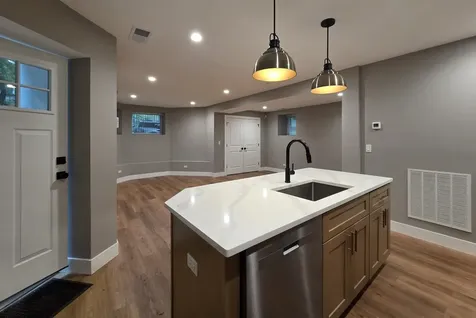 4113 North Damen Avenue Chicago IL 60618
