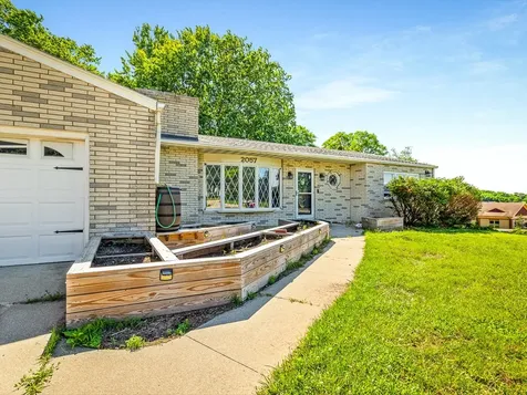 2057 Il Rte N Freeport IL 61032