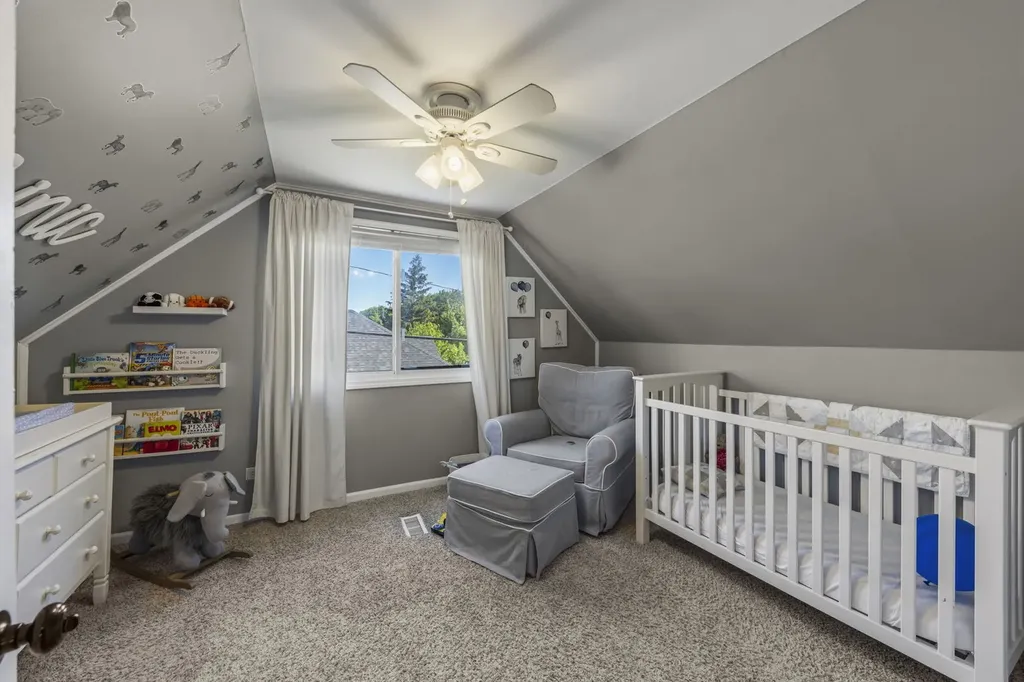 28 North Yale Avenue Villa Park IL 60181
