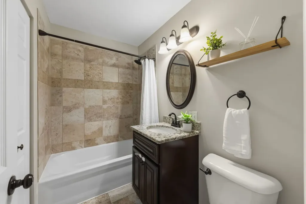 28 North Yale Avenue Villa Park IL 60181