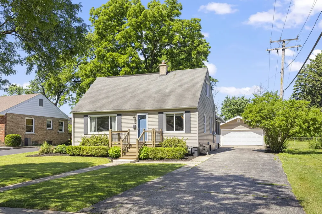 28 North Yale Avenue Villa Park IL 60181
