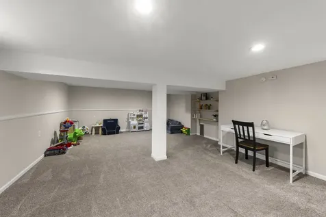 28 North Yale Avenue Villa Park IL 60181