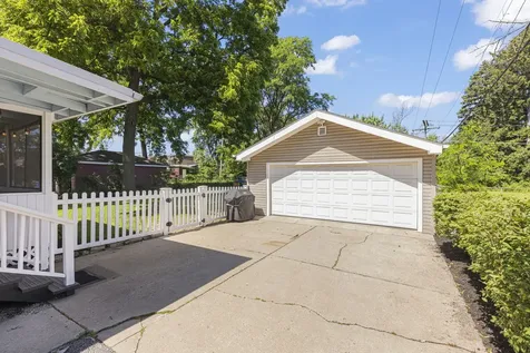 28 North Yale Avenue Villa Park IL 60181