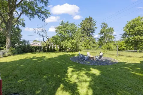 28 North Yale Avenue Villa Park IL 60181