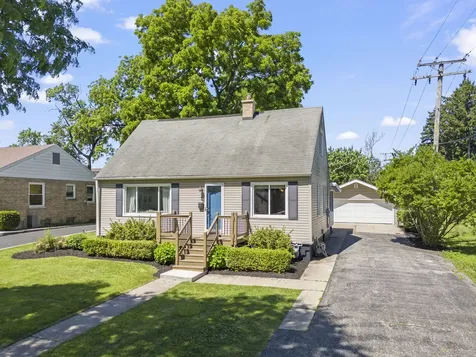 28 North Yale Avenue Villa Park IL 60181