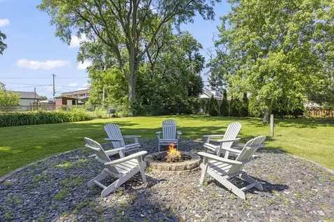 28 North Yale Avenue Villa Park IL 60181