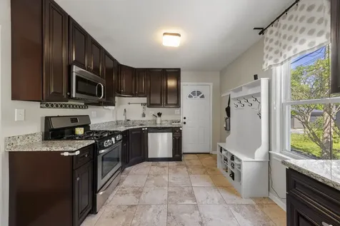 28 North Yale Avenue Villa Park IL 60181