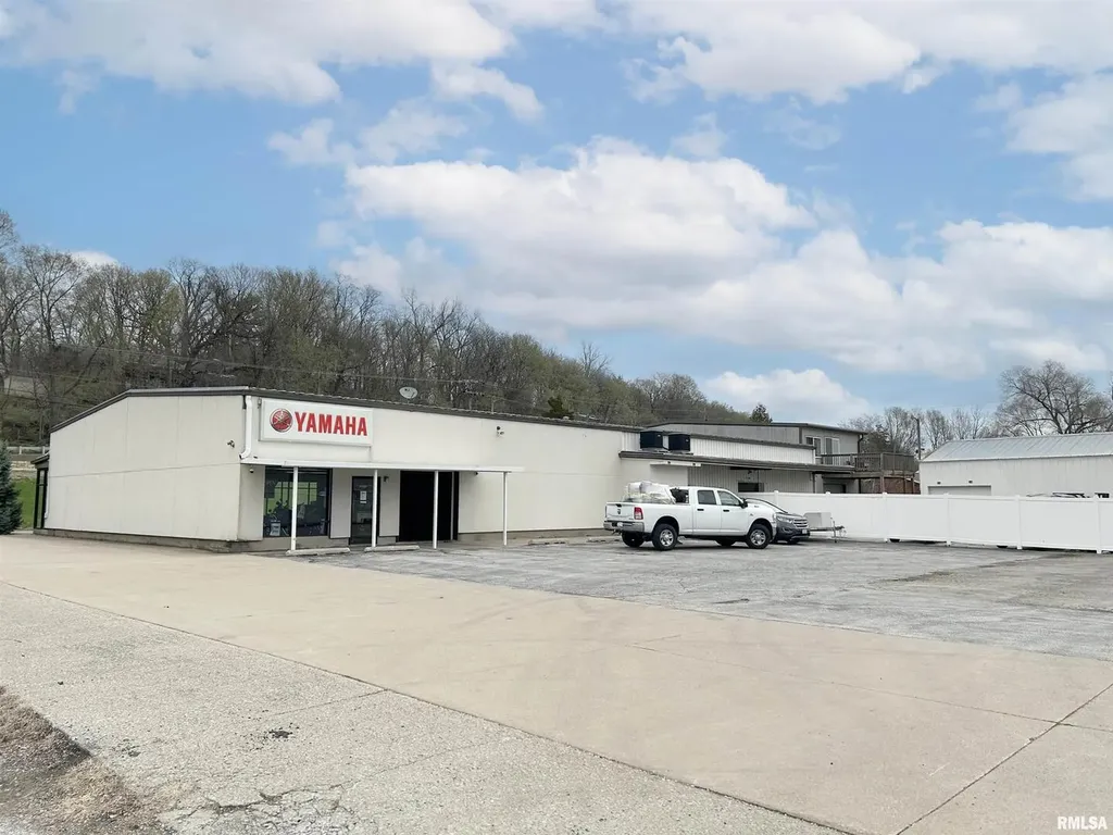 1320 36TH Avenue Moline IL 61265