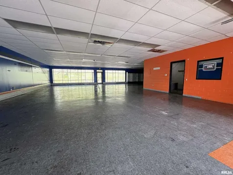 1320 36TH Avenue Moline IL 61265