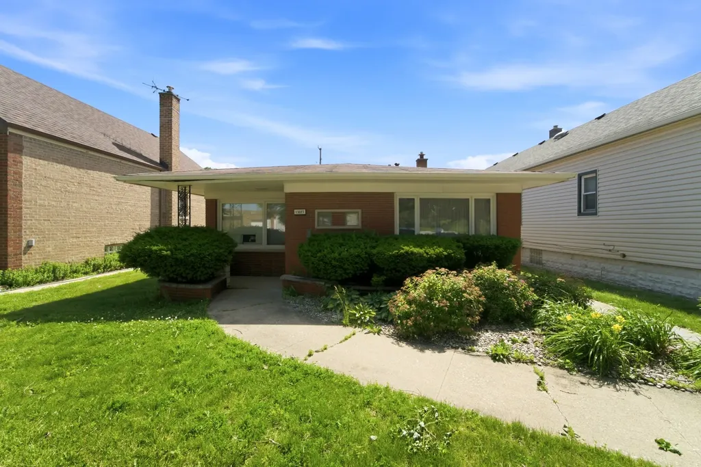 13227 South Escanaba Avenue Chicago IL 60633