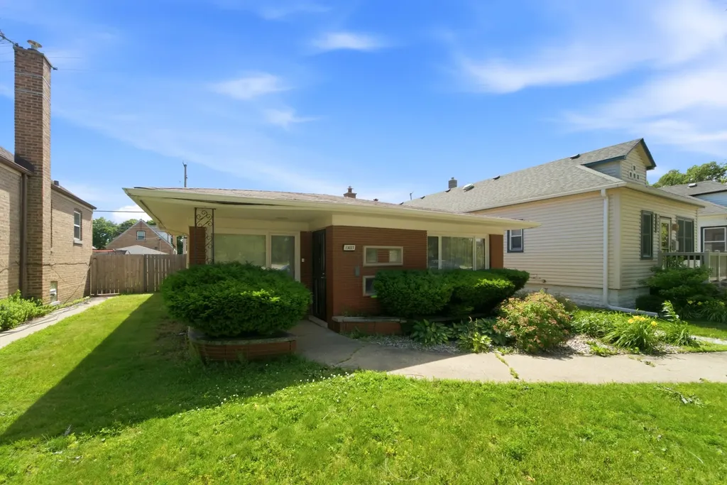 13227 South Escanaba Avenue Chicago IL 60633
