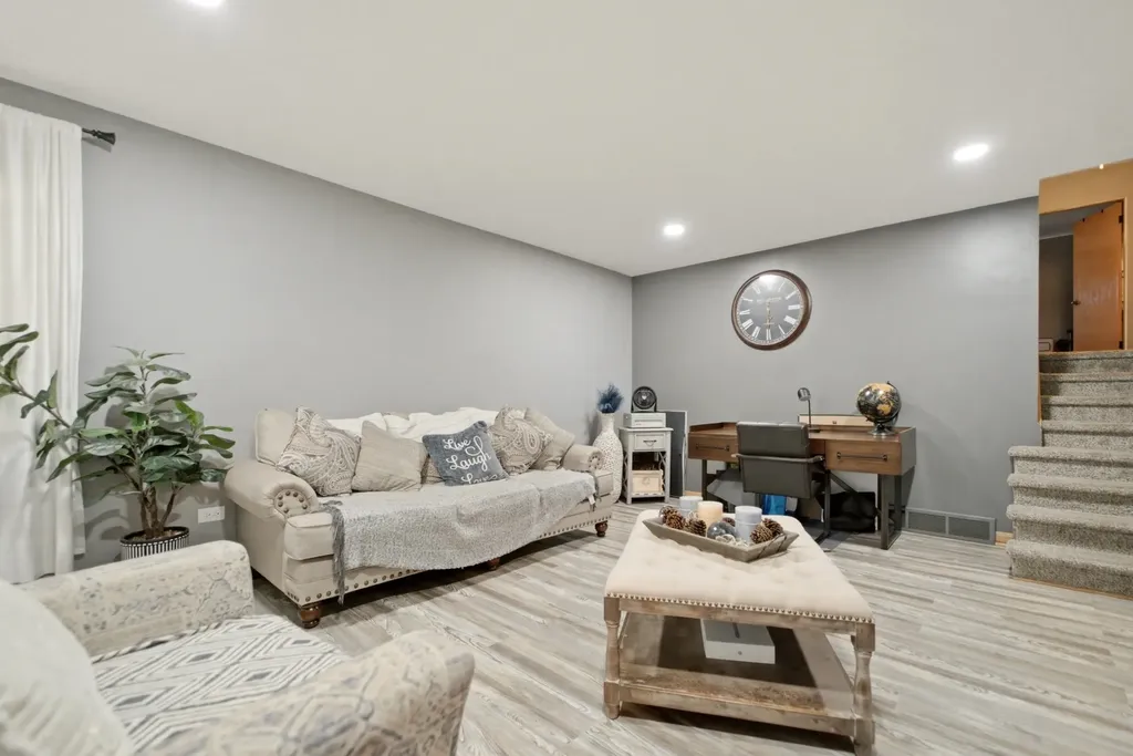 13227 South Escanaba Avenue Chicago IL 60633