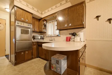 13227 South Escanaba Avenue Chicago IL 60633