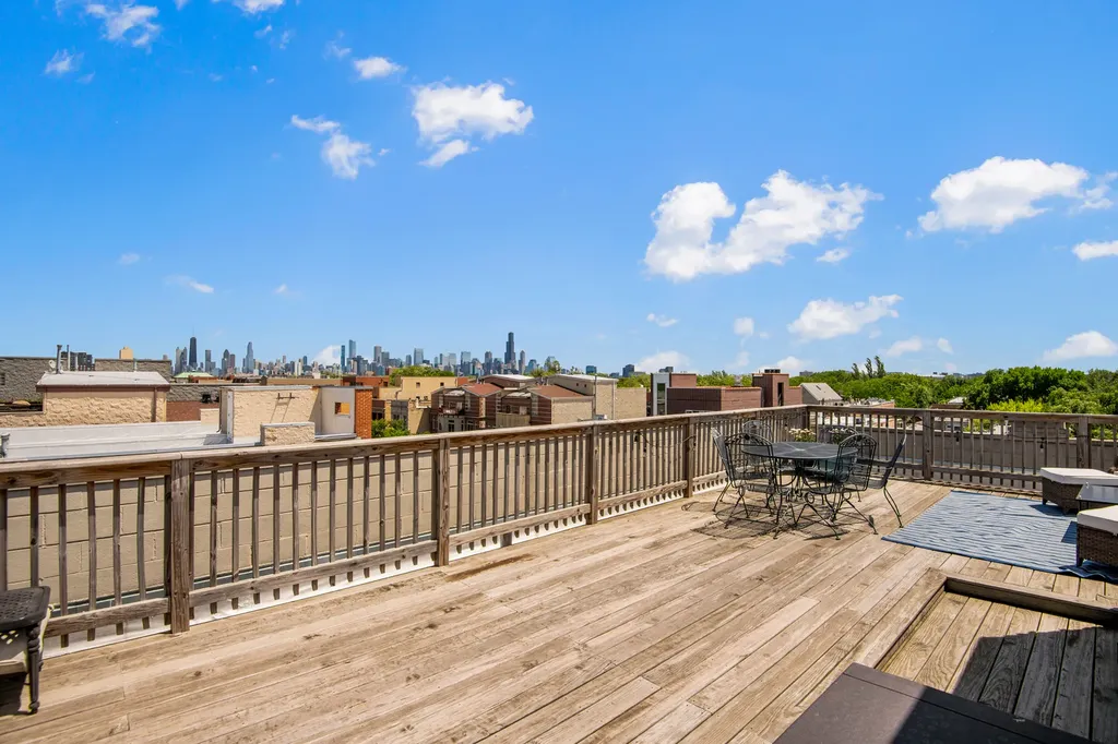 2136 West Division Street Chicago IL 60622