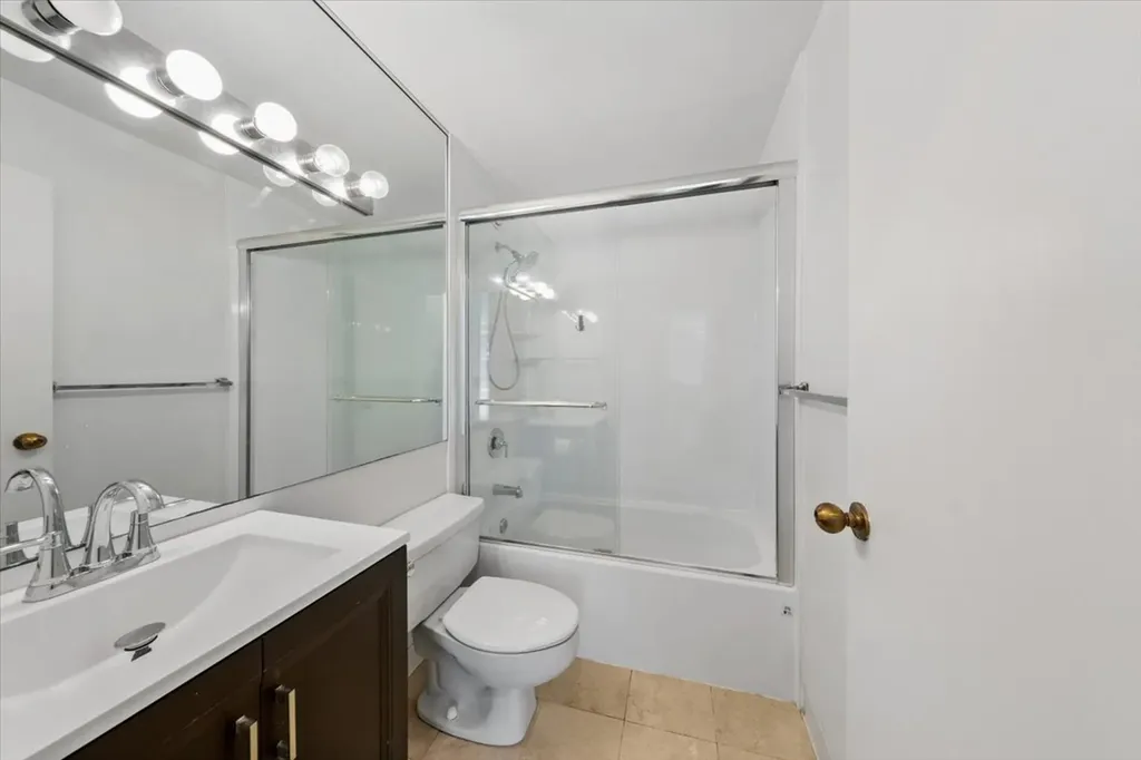 211 East Ohio Street Chicago IL 60611
