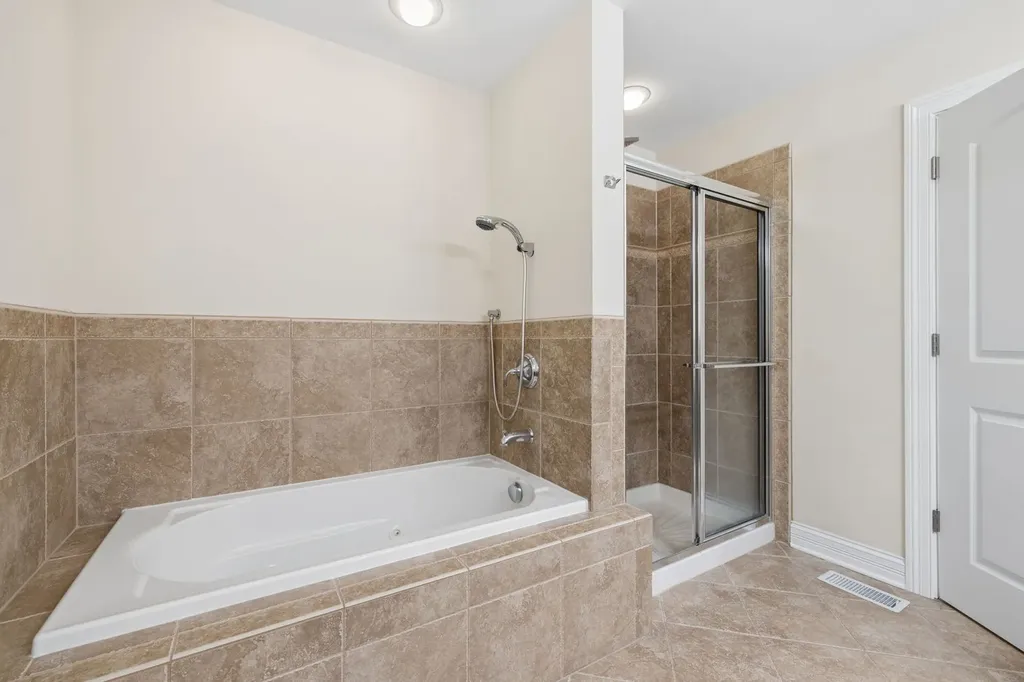 4740 Auvergne Avenue Lisle IL 60532