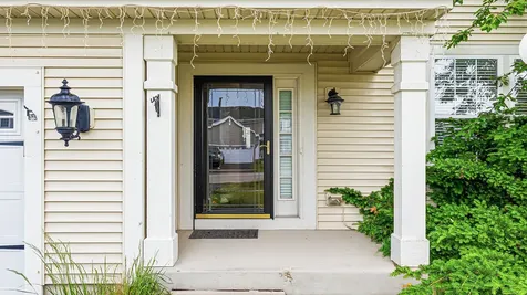 1889 Lake Bluff Lane Pingree Grove IL 60140