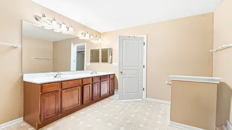 1889 Lake Bluff Lane Pingree Grove IL 60140
