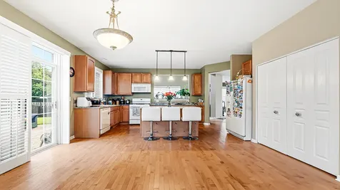 1889 Lake Bluff Lane Pingree Grove IL 60140