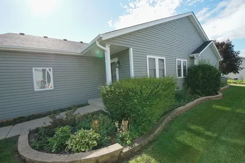 49 South Walnut Drive North Aurora IL 60542