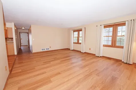 49 South Walnut Drive North Aurora IL 60542