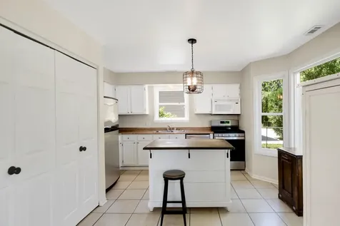 3725 Newport Drive Island Lake IL 60042