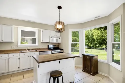 3725 Newport Drive Island Lake IL 60042
