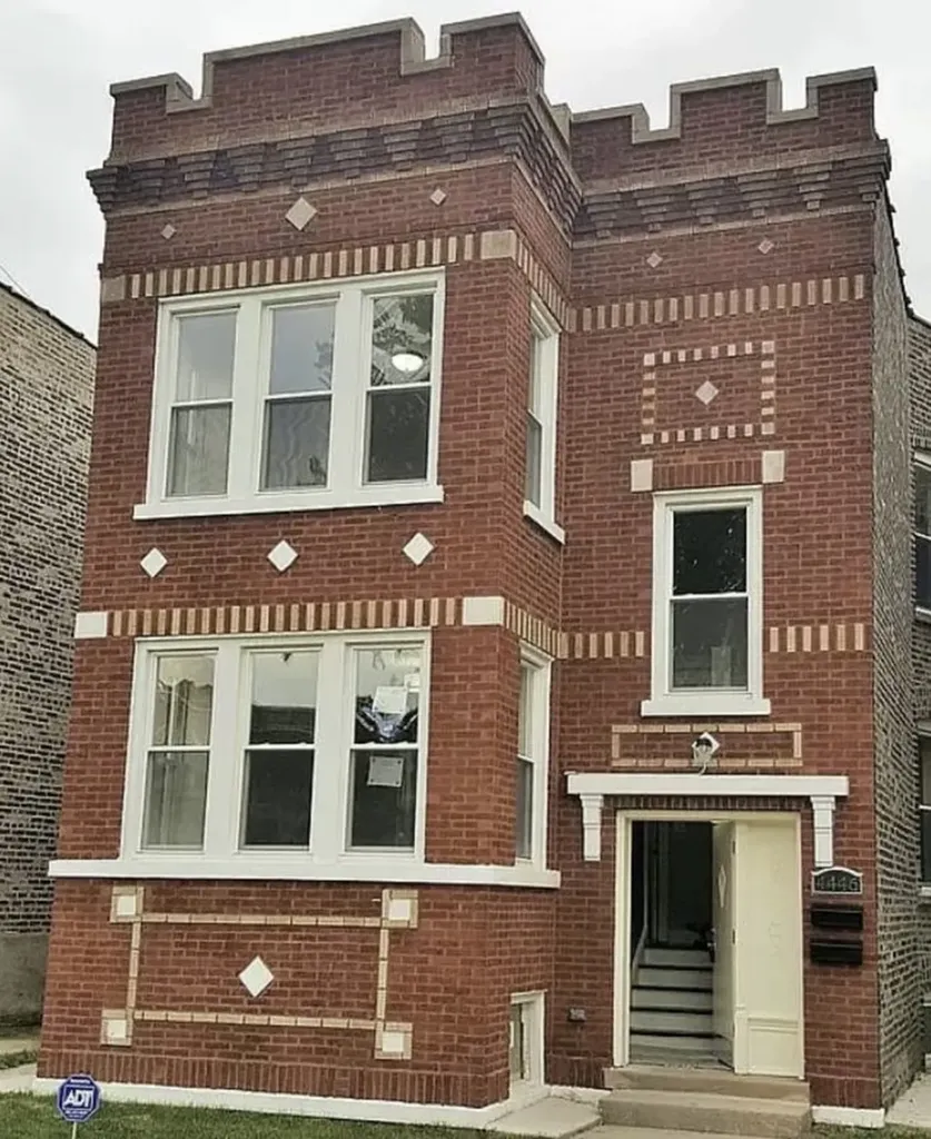 4446 South Sawyer Avenue Chicago IL 60632