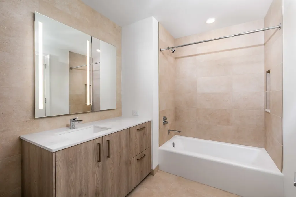 211 North Harbor Drive Chicago IL 60601