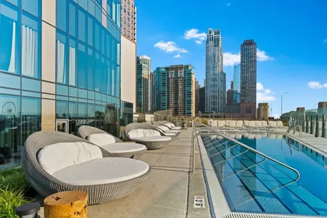 211 North Harbor Drive Chicago IL 60601