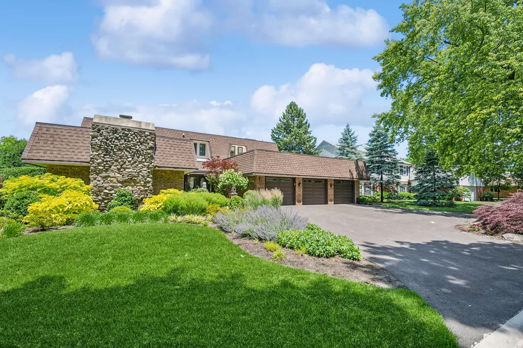 2036 Valley Lo Lane Glenview IL 60025