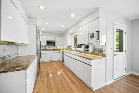 2036 Valley Lo Lane Glenview IL 60025