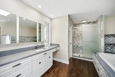 2036 Valley Lo Lane Glenview IL 60025