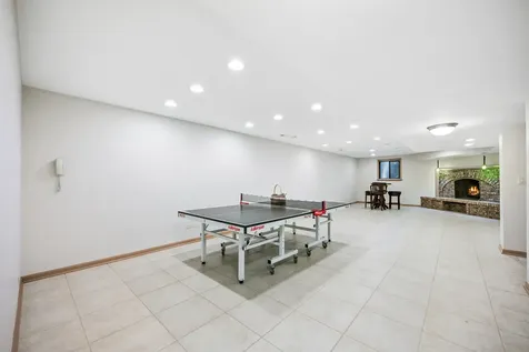 2036 Valley Lo Lane Glenview IL 60025