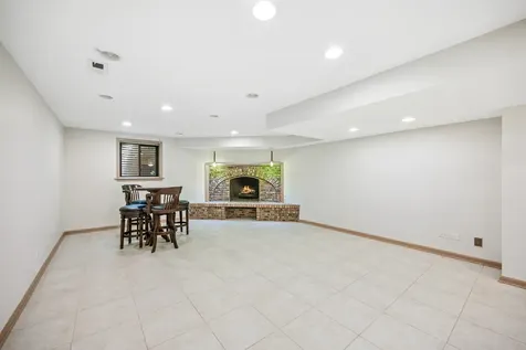 2036 Valley Lo Lane Glenview IL 60025