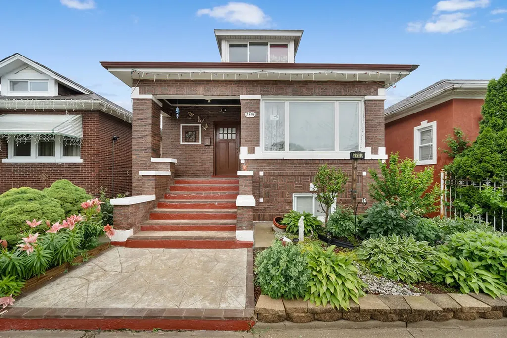 5741 South Sawyer Avenue Chicago IL 60629