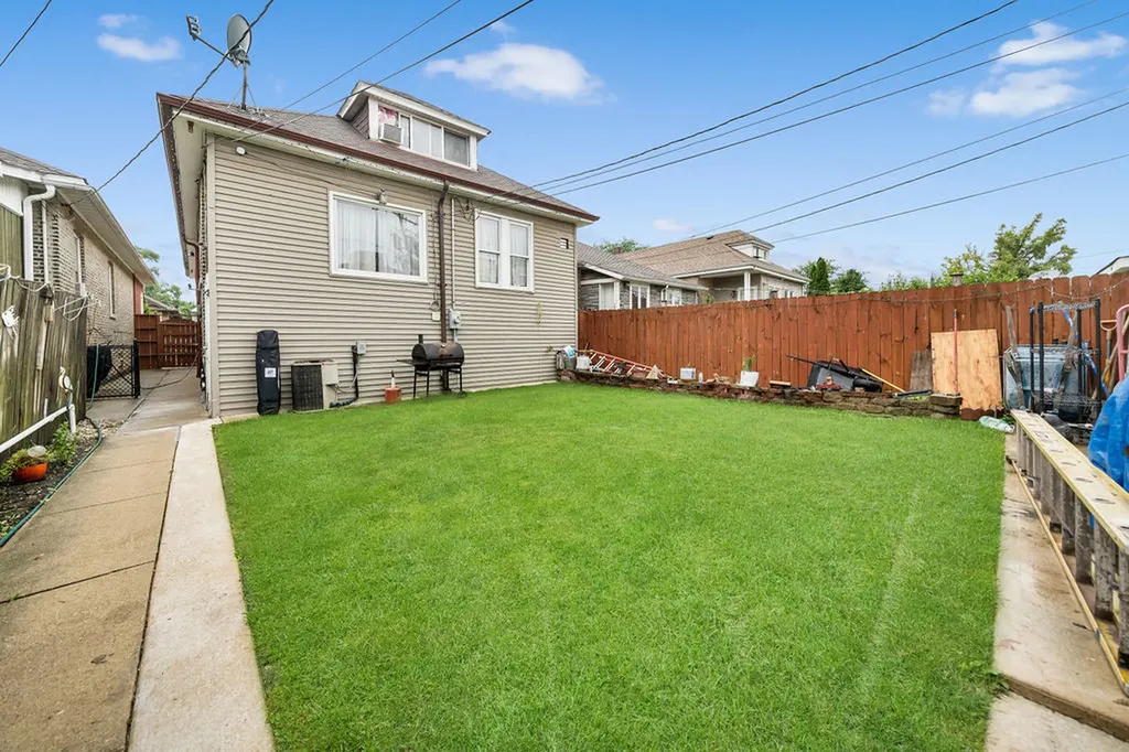 5741 South Sawyer Avenue Chicago IL 60629