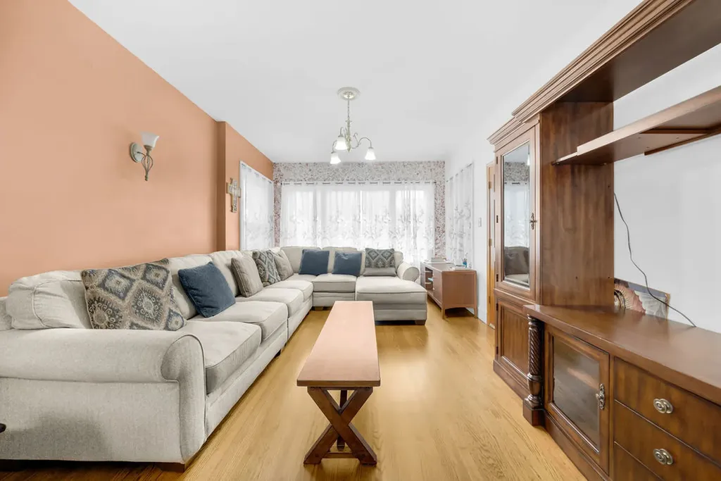 5741 South Sawyer Avenue Chicago IL 60629
