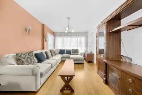 5741 South Sawyer Avenue Chicago IL 60629