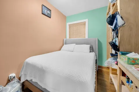 5741 South Sawyer Avenue Chicago IL 60629