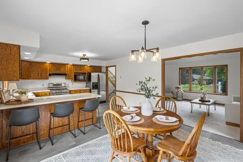 46 Ashlawn Avenue Oswego IL 60543