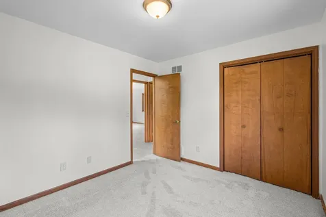 46 Ashlawn Avenue Oswego IL 60543