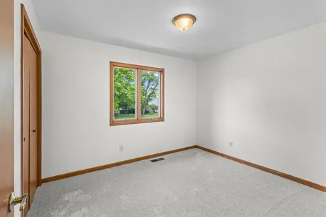 46 Ashlawn Avenue Oswego IL 60543