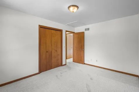 46 Ashlawn Avenue Oswego IL 60543